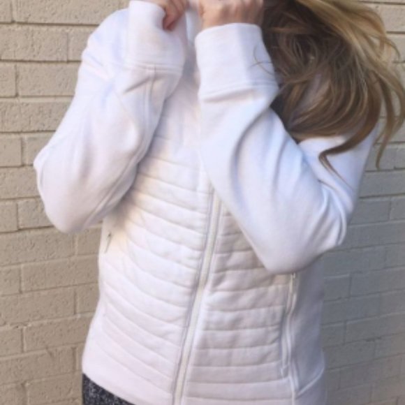 (2187) LULULEMON FLEECE BE TRUE Sz P2P=20" - Picture 3 of 8